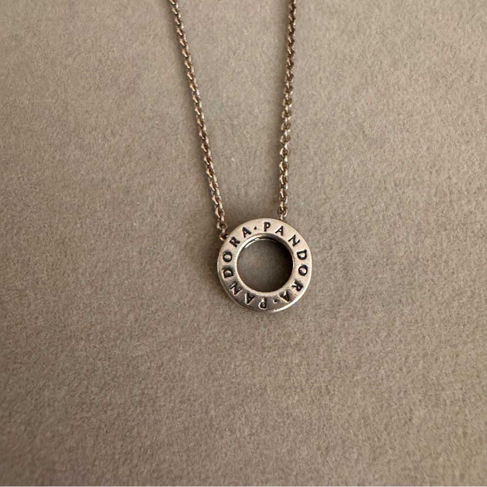 Pandora Signature Reversible Pavé & Logo Circle Necklace - Picture 7 of 9